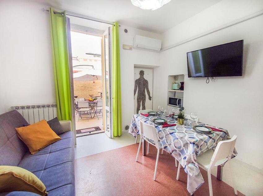 Casa Chiara In Centro Con Corte Privata San Benedetto del Tronto Bagian luar foto